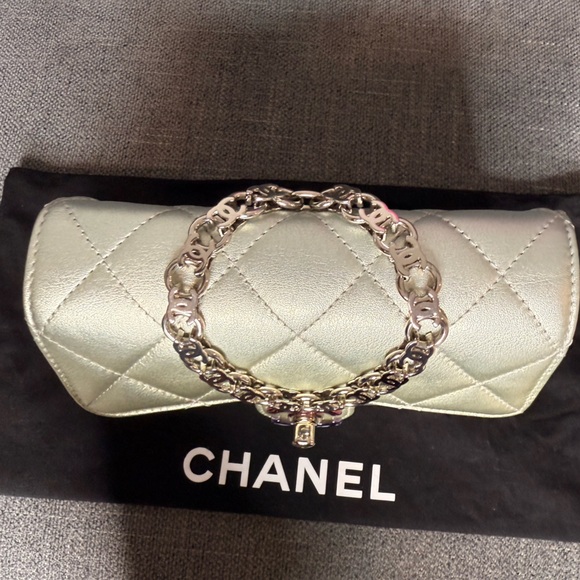 CHANEL CC CHAIN Gradient Metallic Calfskin Quilted Clutch - Picture 8 of 16